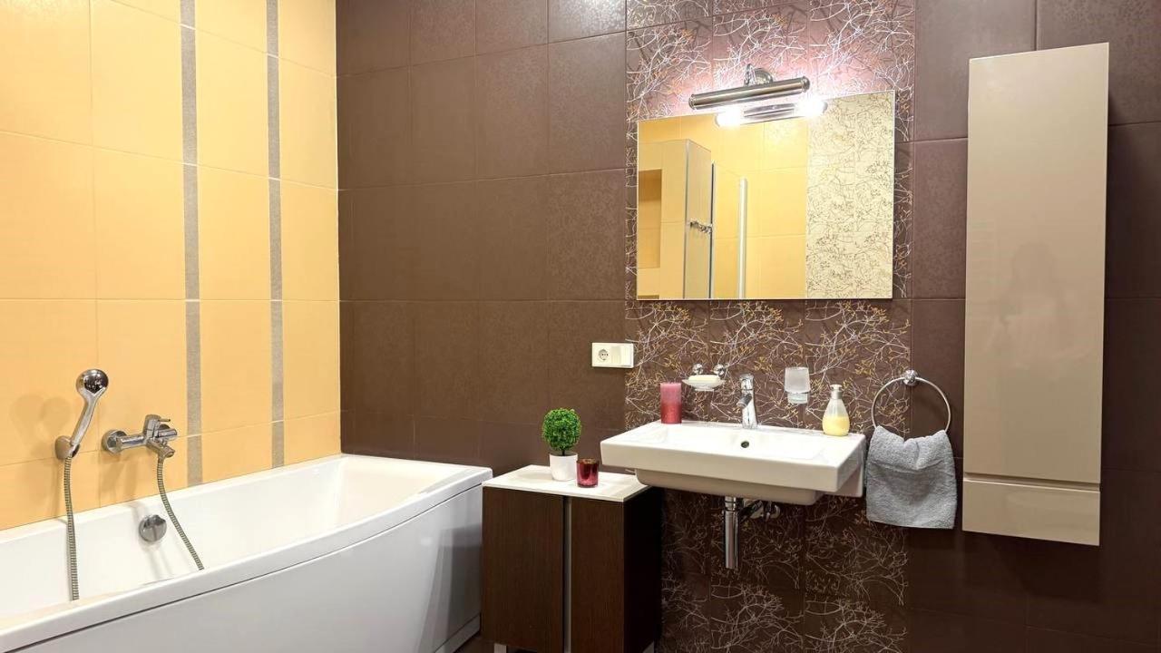 Bright House On 23 Serpnya خاركيف المظهر الخارجي الصورة