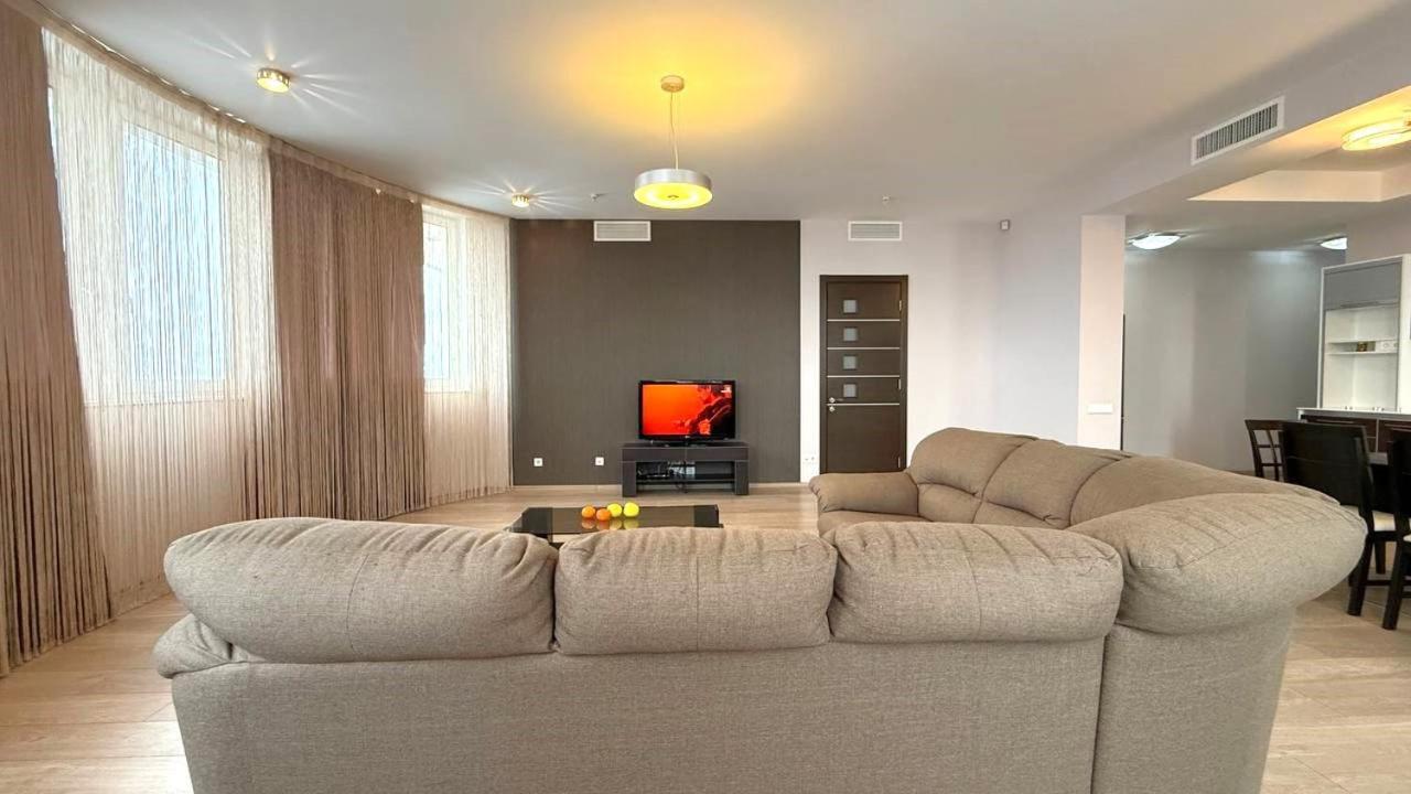 Bright House On 23 Serpnya خاركيف المظهر الخارجي الصورة