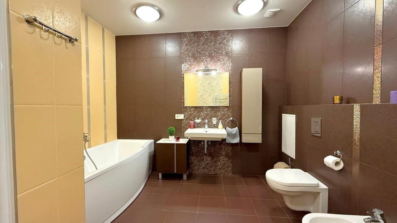 Bright House On 23 Serpnya خاركيف المظهر الخارجي الصورة
