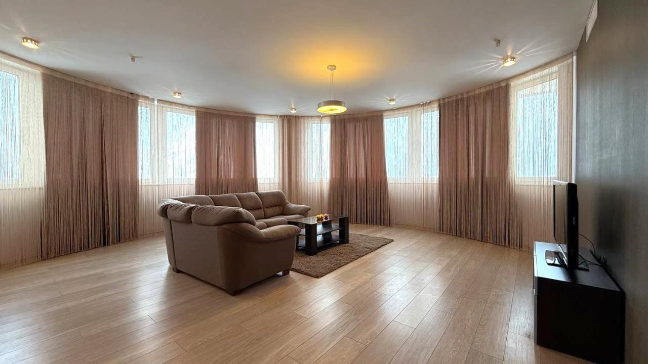 Bright House On 23 Serpnya خاركيف المظهر الخارجي الصورة