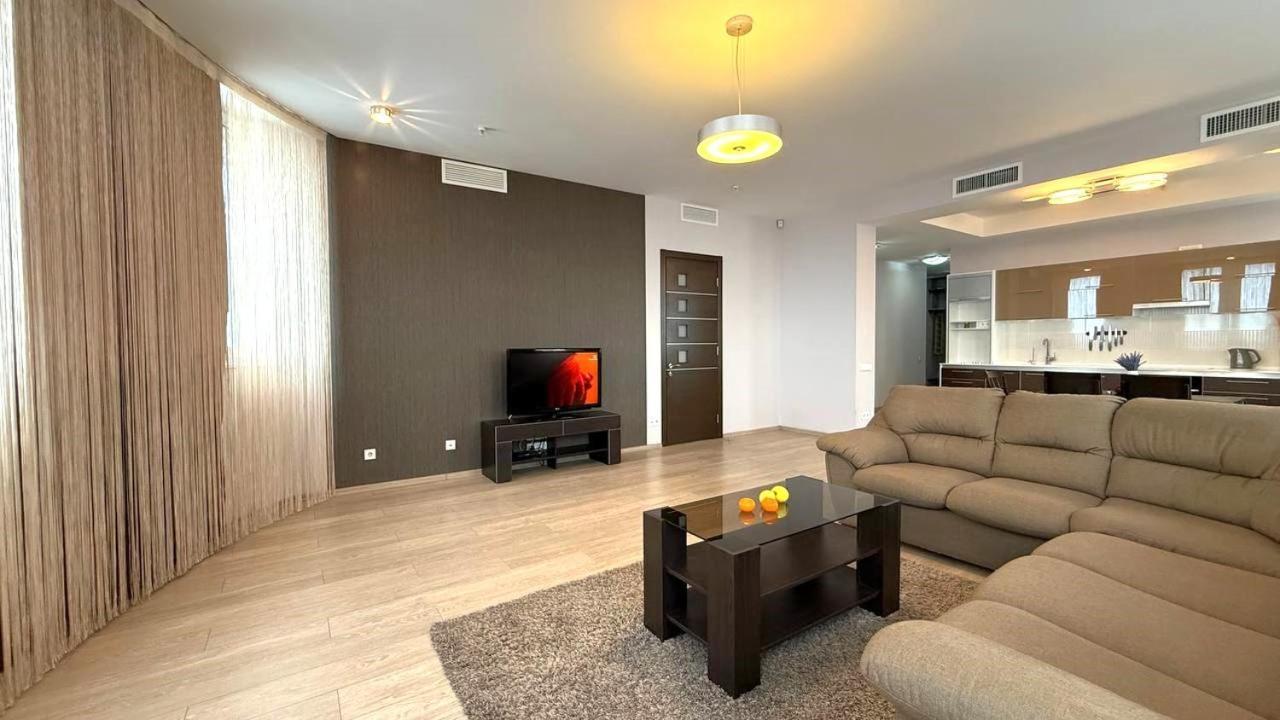 Bright House On 23 Serpnya خاركيف المظهر الخارجي الصورة